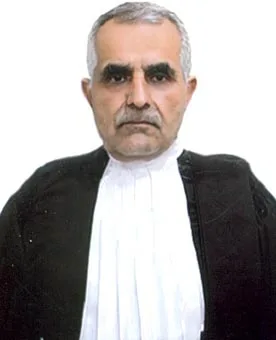 وکیل اسماعیل آرش